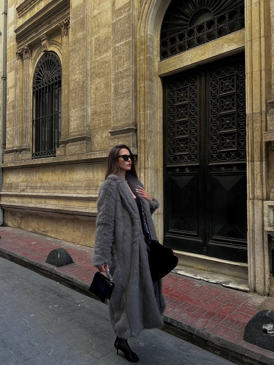 Manteau Long Luxe – Fausse Fourrure Élégante
