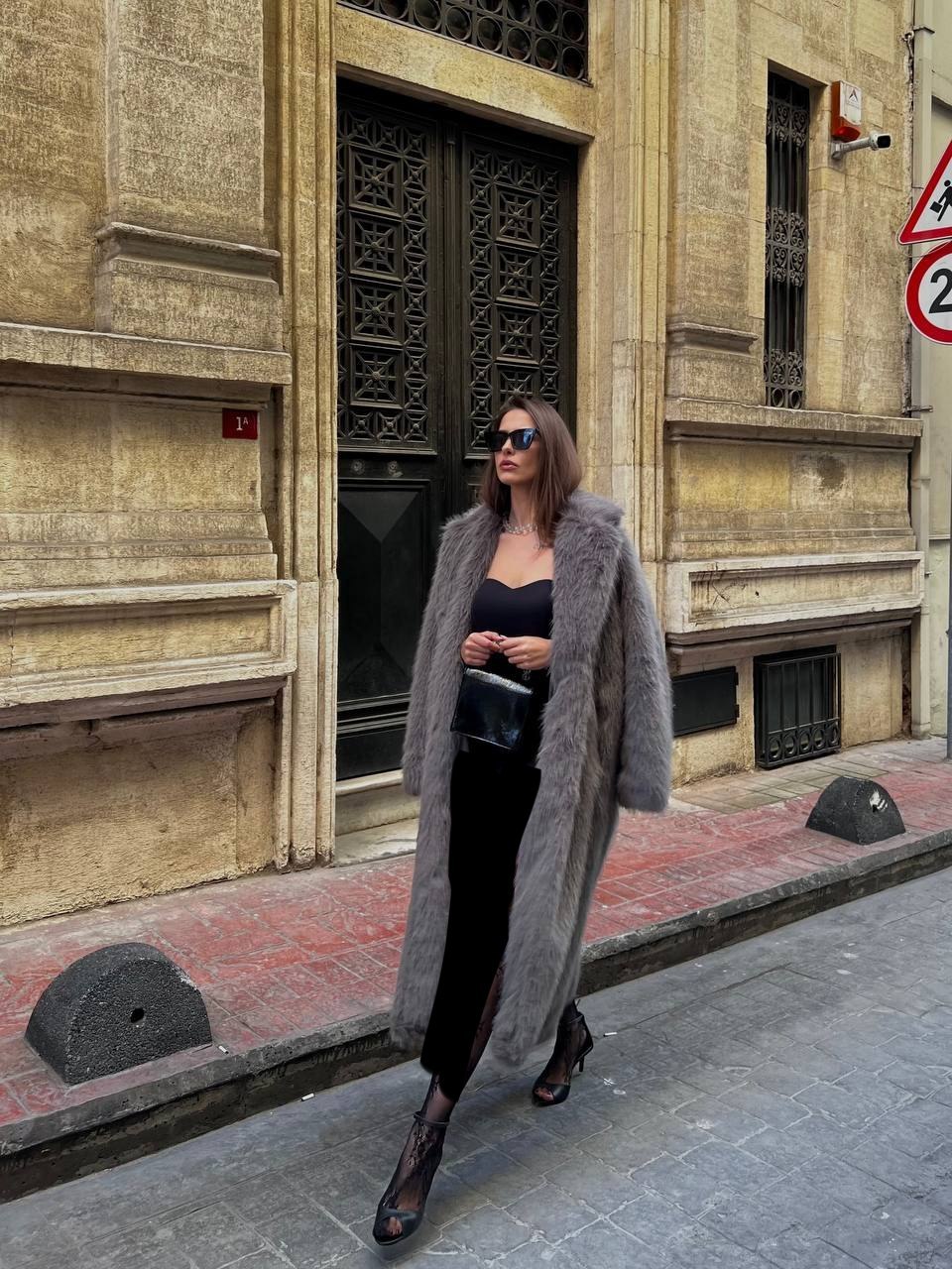 Manteau Long Luxe – Fausse Fourrure Élégante