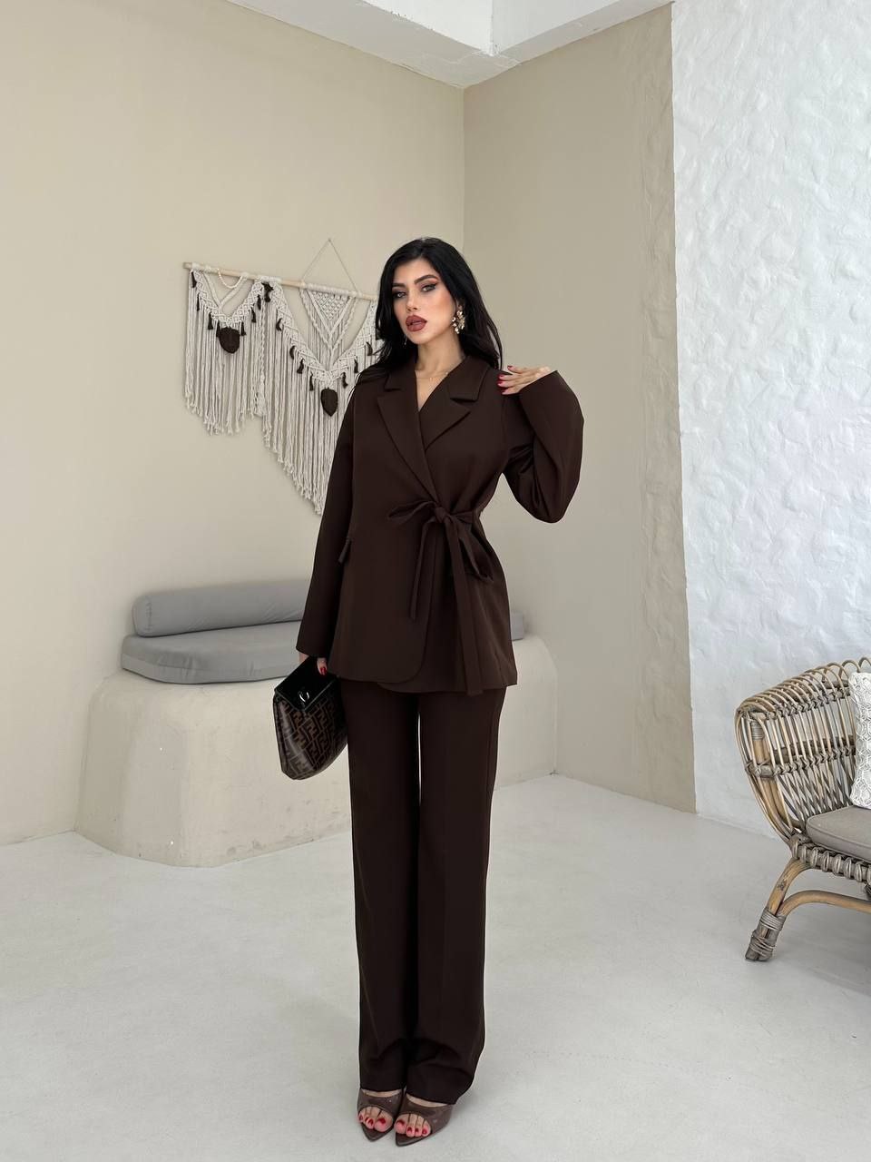 Ensemble Tailleur Femme – Élégance Ceinturée